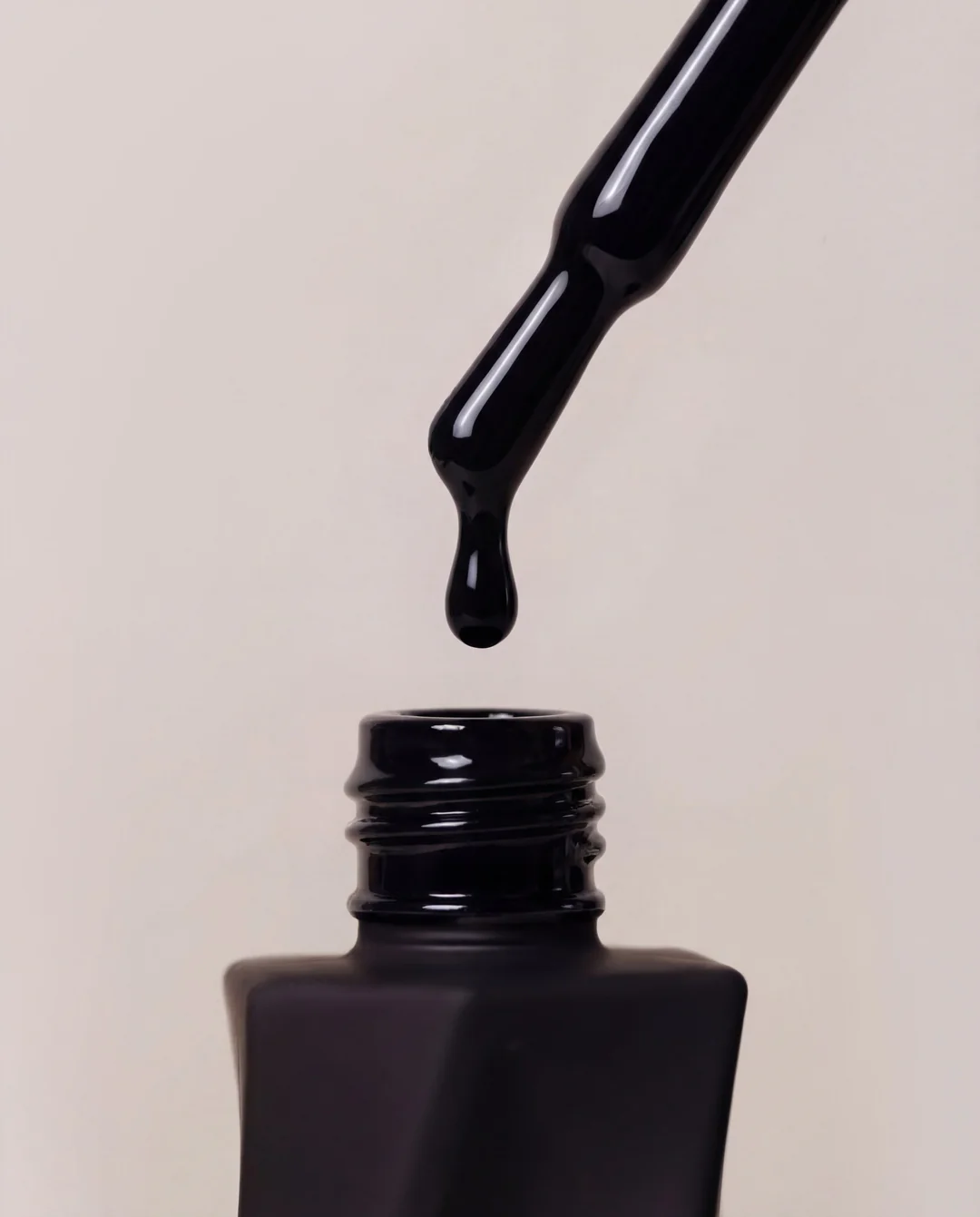 5J1A3464_AI3OnyxBlack_2_resized Gel Polish Onyx Black – Evolve – Semi-permanent Nail Polish 10ml