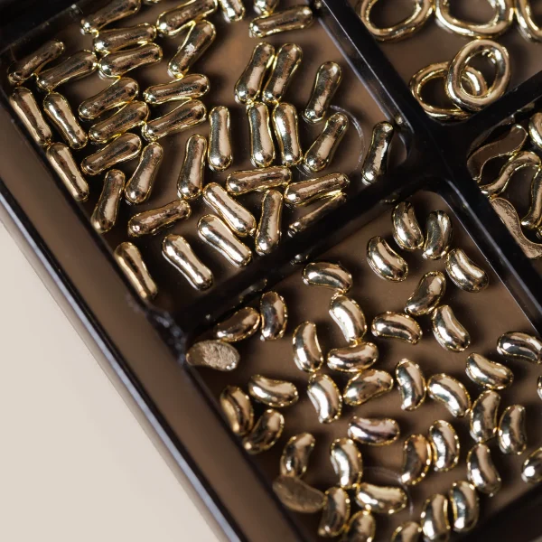 golden-details-4_166fcec8-3af8-4df3-89d8-3ba4e916c19d Golden Details – Micro Metal Accents
