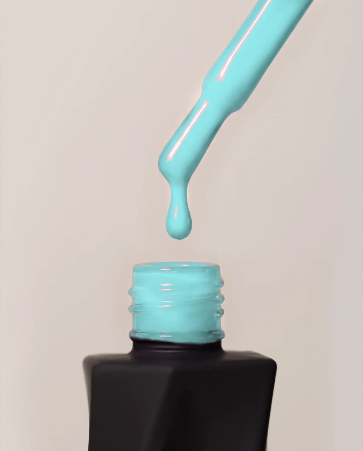 08-Aqua-Macaron Gel Polish Flame Red – Evolve – Semi-Permanent Nail Polish 10ml
